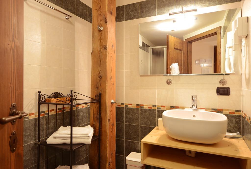 Hotel Fonte Dei Veli Panchia Eksteriør billede